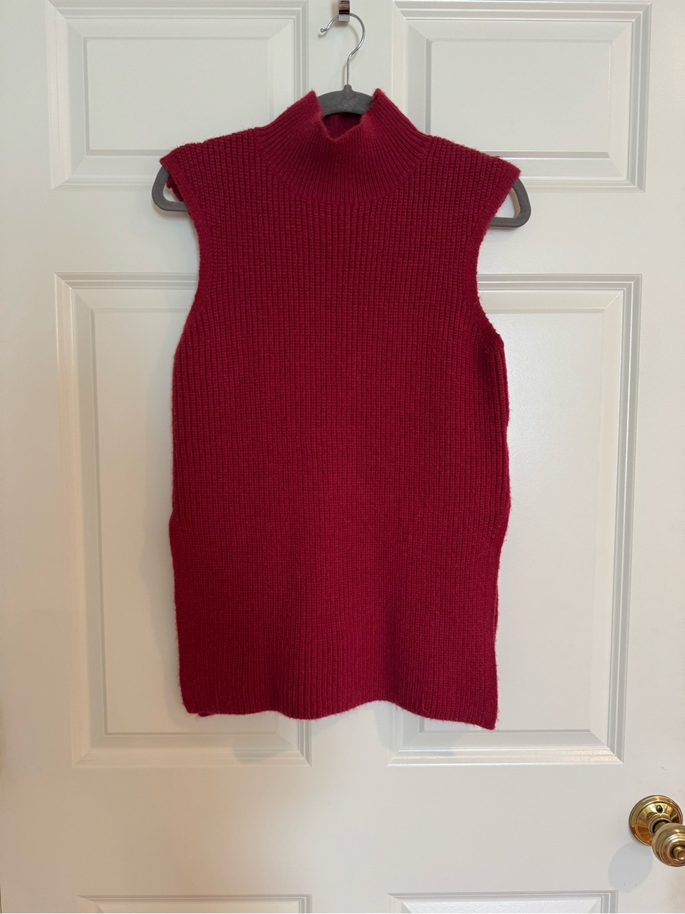 Le Lis Ribbed Sleeveless Tunic in Deep Red